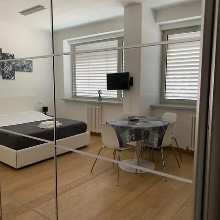 Apartment Monolocale La Maison - Ospedale Maggiore *